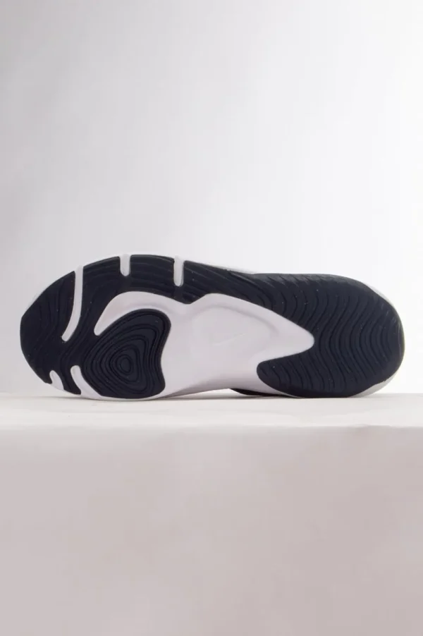 Nike Legend Essential 3 men's Shoes - Image 2