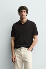 ⁦VERTICAL TEXTURE POLO SHIRT Black⁩ - الصورة ⁦2⁩